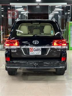 تويوتا لاندكروزر